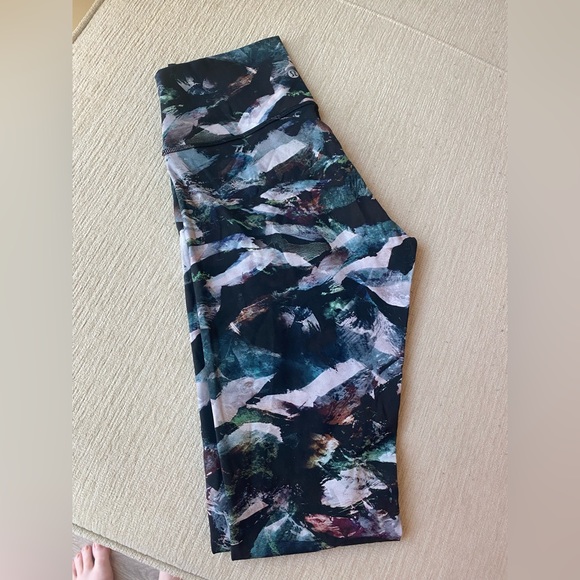 Lululemon Align Crop in Rare Multicolor Jewel Tone Pattern - Picture 2 of 5
